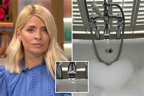 her reflection holly willoughby bath picture|Holly Willoughby deletes bath snap after fans said。